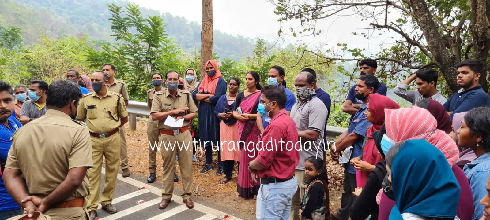 നാടുകാണി ചുരം ശുചീകരിച്ച് പിഎസ്എംഒ കോളേജ് വിദ്യാർഥികൾ