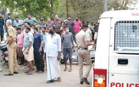 സ്വകാര്യ ബസിനുള്ളിൽ മുളക്പൊടി പ്രയോഗം, വിദ്യാർത്ഥിനികൾക്കും യാത്രക്കാർക്കും പരിക്ക്