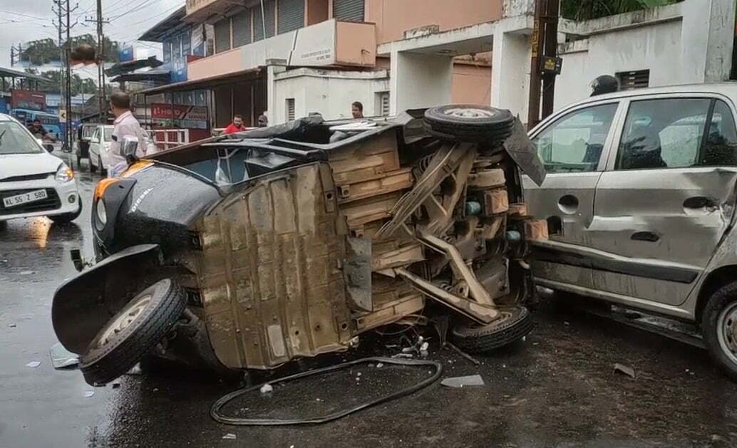 ടയർപൊട്ടി നിയന്ത്രണം വിട്ട കാർ ഓട്ടോയിലിടിച്ചു ഡ്രൈവർക്ക് ഗുരുതര പരിക്ക്