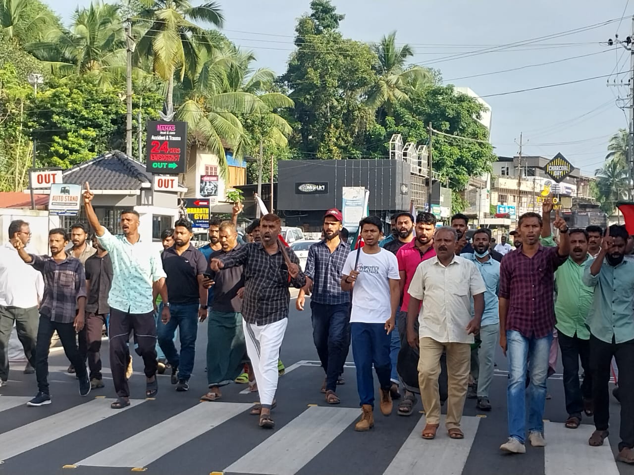 പോപുലർ ഫ്രണ്ട് ഹർത്താൽ തിരൂരങ്ങാടിയിൽ പൂർണ്ണം; 4 പേരെ കസ്റ്റഡിയിൽ എടുത്തു