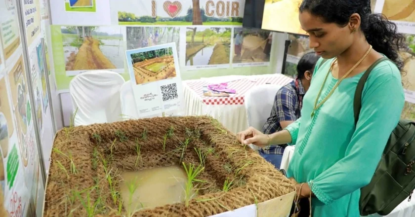 കയർ ഭൂവസ്ത്രം പദ്ധതി: മേലാറ്റൂർ കുളത്തിന്റെ മാതൃകയുമായി കയർ വികസന വകുപ്പ്