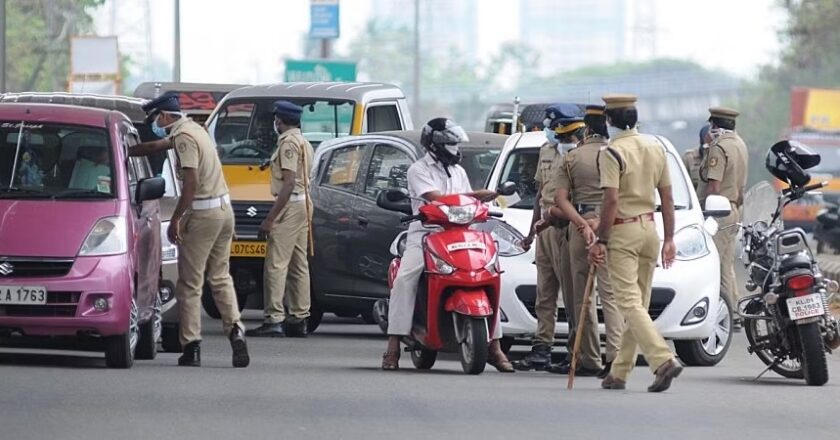 വാഹനത്തില്‍ നിര്‍ബന്ധമായും സൂക്ഷിക്കേണ്ട രേഖകള്‍ എന്തെല്ലാമാണ്?