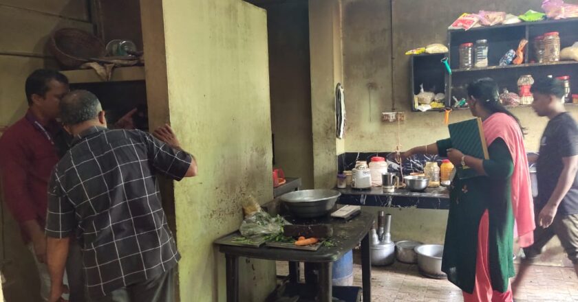 പുകയില ഉത്പ്പന്നങ്ങളുടെ വില്‍പ്പന : പാറേക്കാവ്, കളിയാട്ട മുക്ക് എന്നിവിടങ്ങളില്‍ പരിശോധന ; കോട്പ 2003 നിയമപ്രകാരം പിഴ ഈടാക്കി