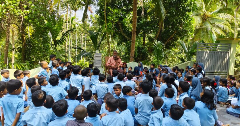 കൃഷിയെ അടുത്തറിയാന്‍ വയലിലേക്കൊരു ഫീല്‍ഡ് ട്രിപ്പ് നടത്തി കുരുന്നുകള്‍