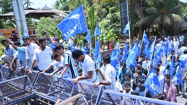 കെ.എസ്.യു മാര്‍ച്ചില്‍ വനിതാ പ്രവര്‍ത്തകര്‍ക്കടക്കം പൊലീസ് മര്‍ദ്ദനം ; സംസ്ഥാനത്ത് നാളെ വിദ്യാഭ്യാസ ബന്ദ്