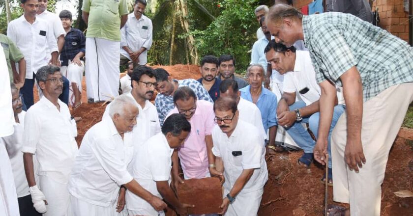 നസ്‌റുദ്ദീന്‍ സ്മാരക സ്‌നേഹ വീടിന്ന് തറക്കല്ലിട്ടു