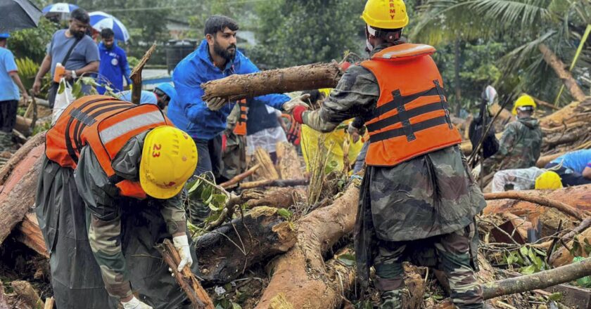 ദുരന്ത ഭൂമിയില്‍ നിന്നും നാലാം ദിനം സന്തോഷ വാര്‍ത്ത ; തകര്‍ന്ന വീട്ടില്‍ നിന്നും നാല് പേരെ ജീവനോടെ രക്ഷപ്പെടുത്തി