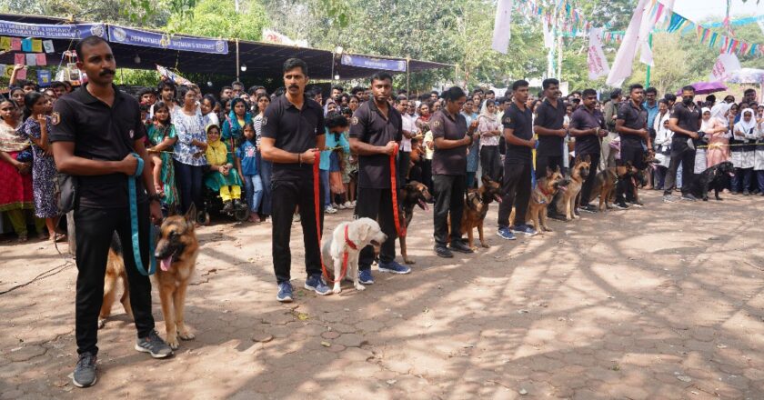 ശാസ്ത്രയാനില്‍ ശ്വാനപ്പടയുടെ ശൗര്യം കാണാന്‍ ജനത്തിരക്ക്