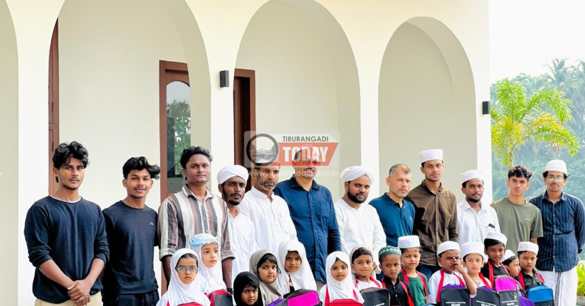 എസ്.കെ.എസ്.എസ്. എഫ് ചുഴലി യൂണിറ്റ് പാഠപുസ്തക കിറ്റ് വിതരണം ചെയ്തു