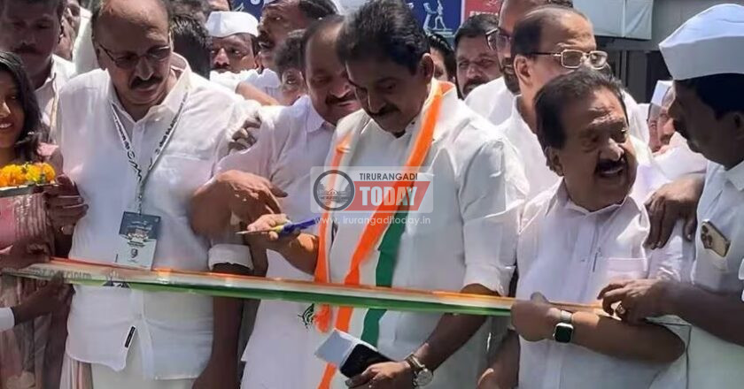 വേദിയില്‍ ഭാരവാഹികള്‍ മാത്രം, സ്വാഗതം പറഞ്ഞ് പൊലിപ്പിക്കേണ്ട, നേതാക്കള്‍ സംസാരിക്കുമ്പോള്‍ പുറകില്‍ തിക്കുംതിരക്കും കൂട്ടരുത് : പാര്‍ട്ടി പരിപാടികളില്‍ പെരുമാറ്റച്ചട്ടം ഏര്‍പ്പെടുത്തി കോണ്‍ഗ്രസ്