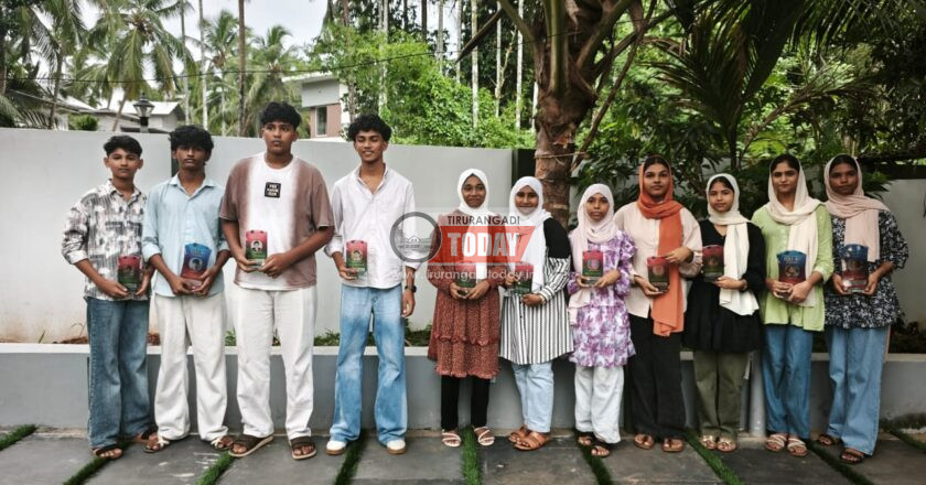 കാളംതിരുത്തി യൂത്ത് കോൺഗ്രസ് എസ് എസ് എൽ സി വിജയികളെ അനുമോദിച്ചു