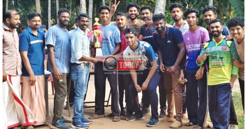 പുറക്കാട്ട് രാജേഷ് സ്മാരക ക്രിക്കറ്റ് ലീഗ് ; കൊച്ചി ടൈറ്റന്‍സ് ജേതാക്കളായി