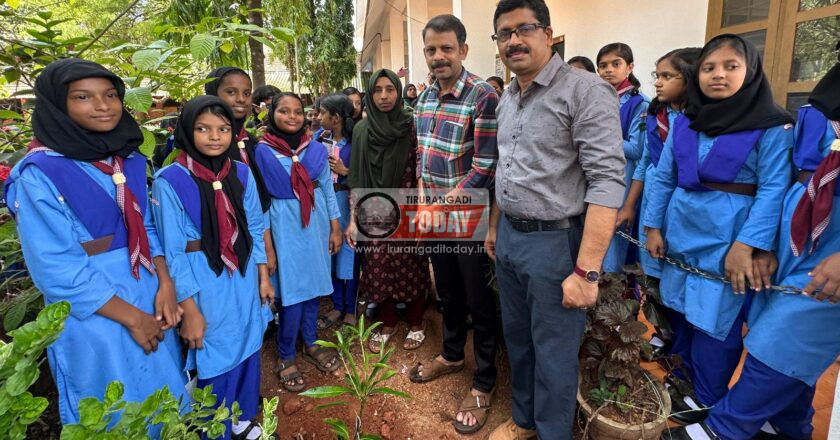 എ.ആർ നഗർ ഹയർസെക്കണ്ടറി സ്കൂളിൽ പരിസ്ഥിതി ദിനം പ്രൗഡ ഗംഭീരമായി ആചരിച്ചു