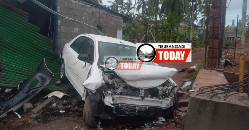 തെയ്യാല കല്ലത്താണിയിൽ കാർ മതിലിൽ ഇടിച്ചു അപകടം