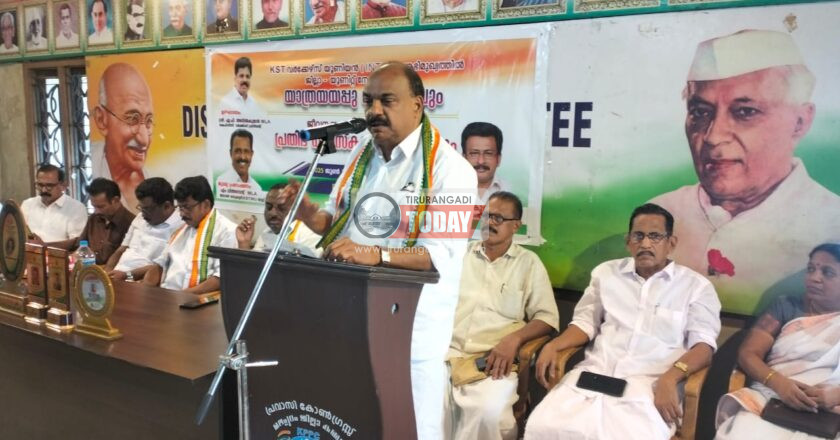 കെഎസ്ആര്‍ടിസിയില്‍ നിന്നും വിരമിക്കുന്ന യൂണിയനംഗങ്ങള്‍ക്ക് യാത്രയയപ്പ് നല്‍കി