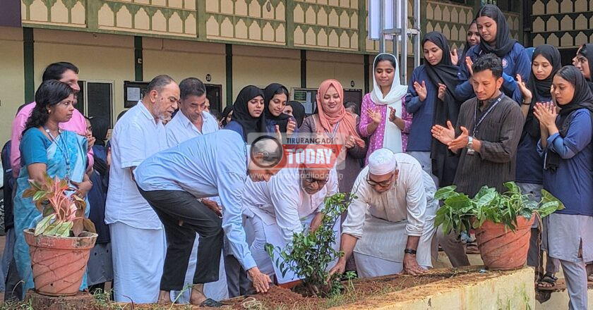 പരിസ്ഥിതി ദിനാഘോഷവും പ്ലാസ്റ്റിക് മുക്ത ക്യാമ്പസ്‌ പ്രഖ്യാപനവും നടത്തി