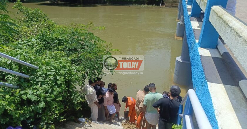 പാലത്തിങ്ങലില്‍ ഒരാള്‍ പുഴയില്‍ ഒഴുക്കില്‍ പെട്ടു