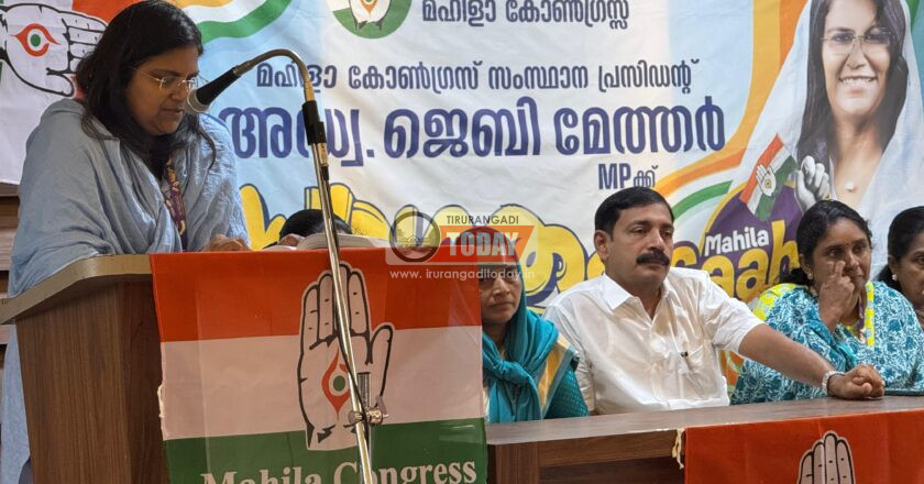 ജെബി മേത്തർ എം.പി നയിക്കുന്ന മഹിളാ “സാഹസ്” കേരള യാത്രയ്ക്ക് ചെമ്മാട് വെച്ച് സ്വീകരണം നല്‍കി