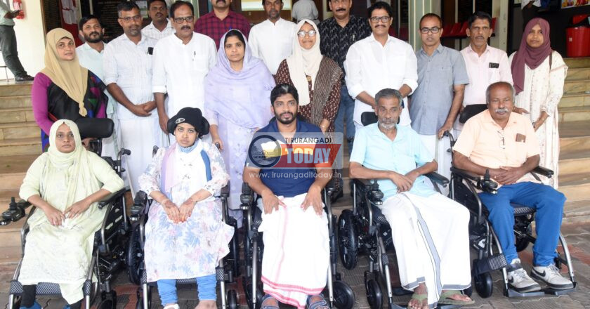മലപ്പുറം ജില്ലാ പഞ്ചായത്ത് വീല്‍ചെയര്‍ വിതരണം ചെയ്തു