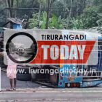 പുറ്റേക്കരയിൽ നിയന്ത്രണം വിട്ട സ്വകാര്യ ബസ് മരത്തിൽ ഇടിച്ചു മറിഞ്ഞു;18 പേർക്ക് പരുക്ക്