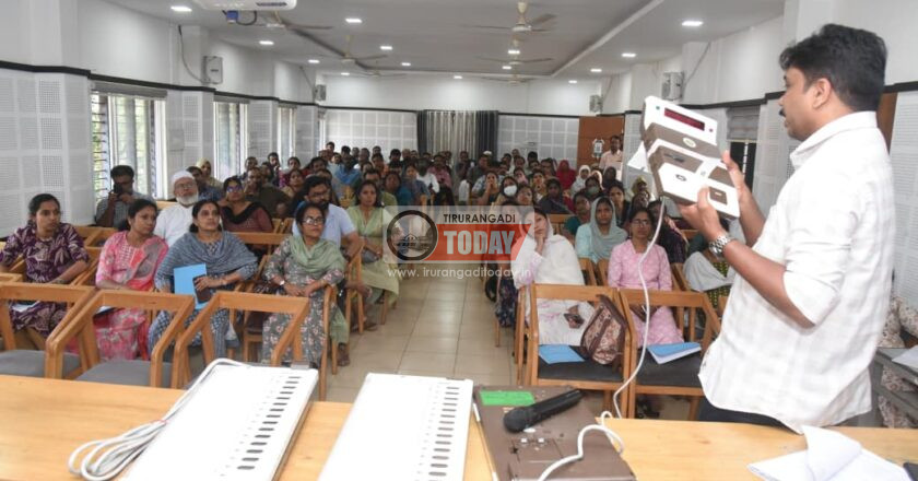 തദ്ദേശ തെരഞ്ഞെടുപ്പ്: ജില്ലയില് പോസ്റ്റല് ബാലറ്റ് വിതരണം തുടങ്ങി